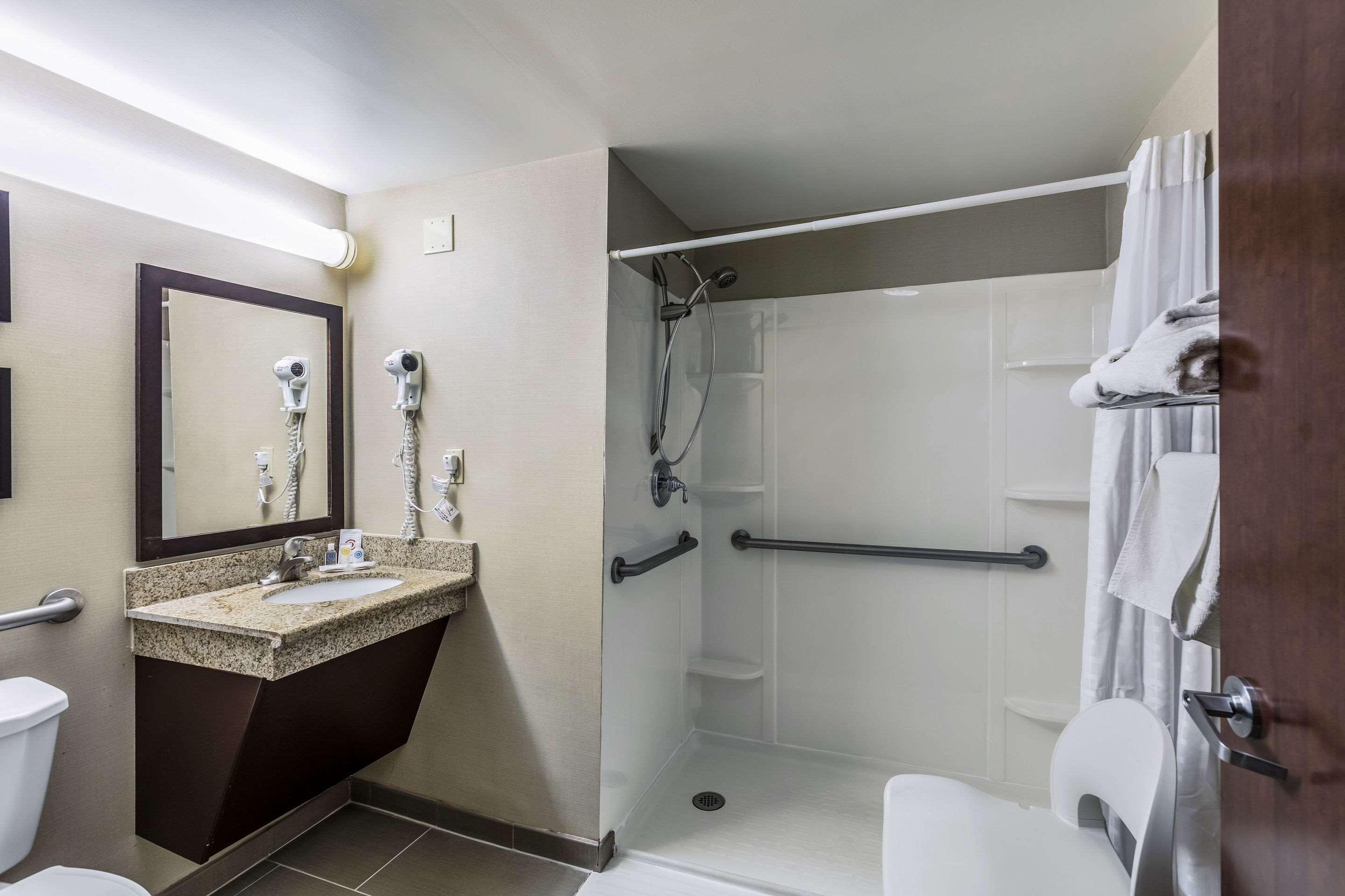 Comfort Inn Medford-Long Island Exterior photo