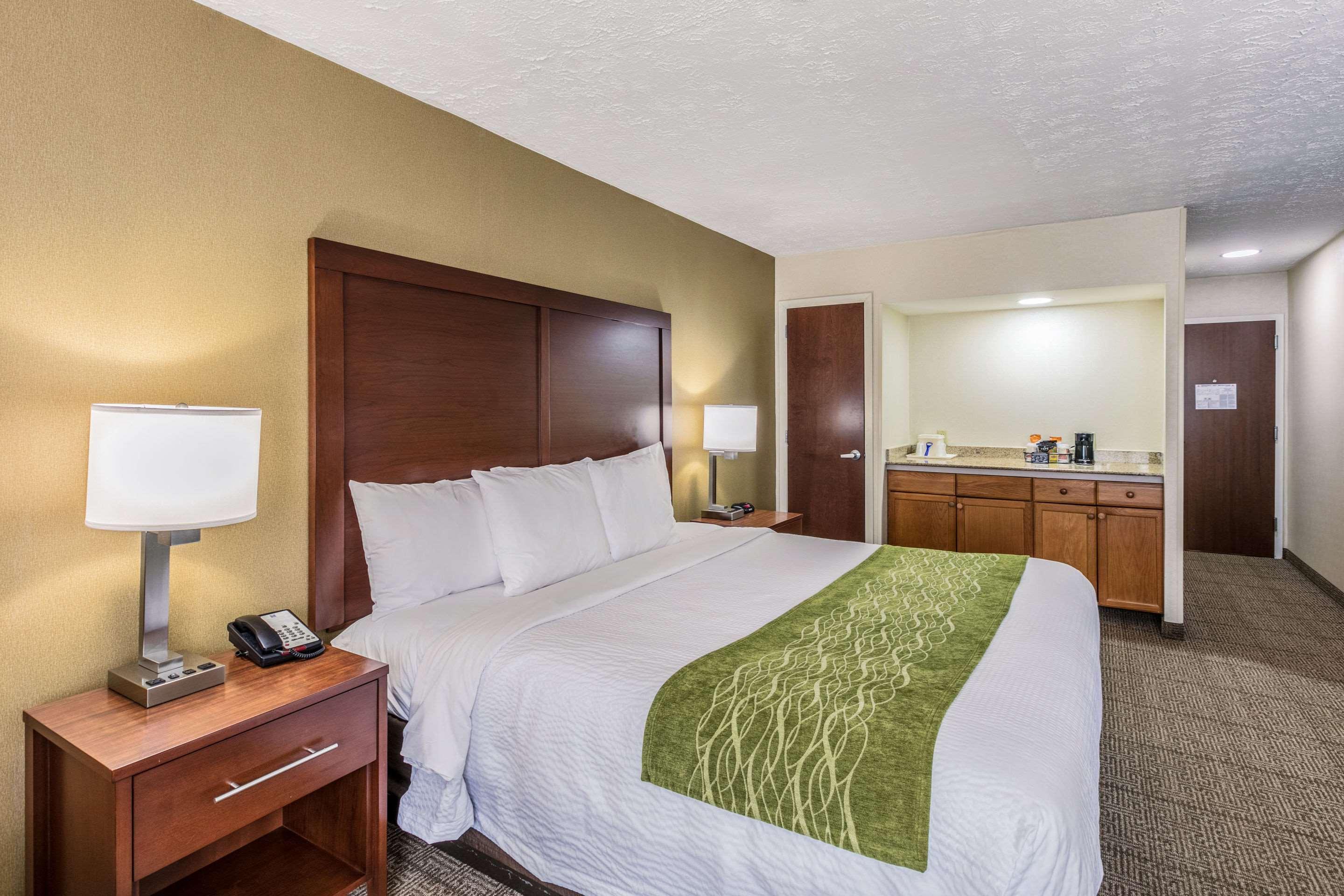 Comfort Inn Medford-Long Island Exterior photo