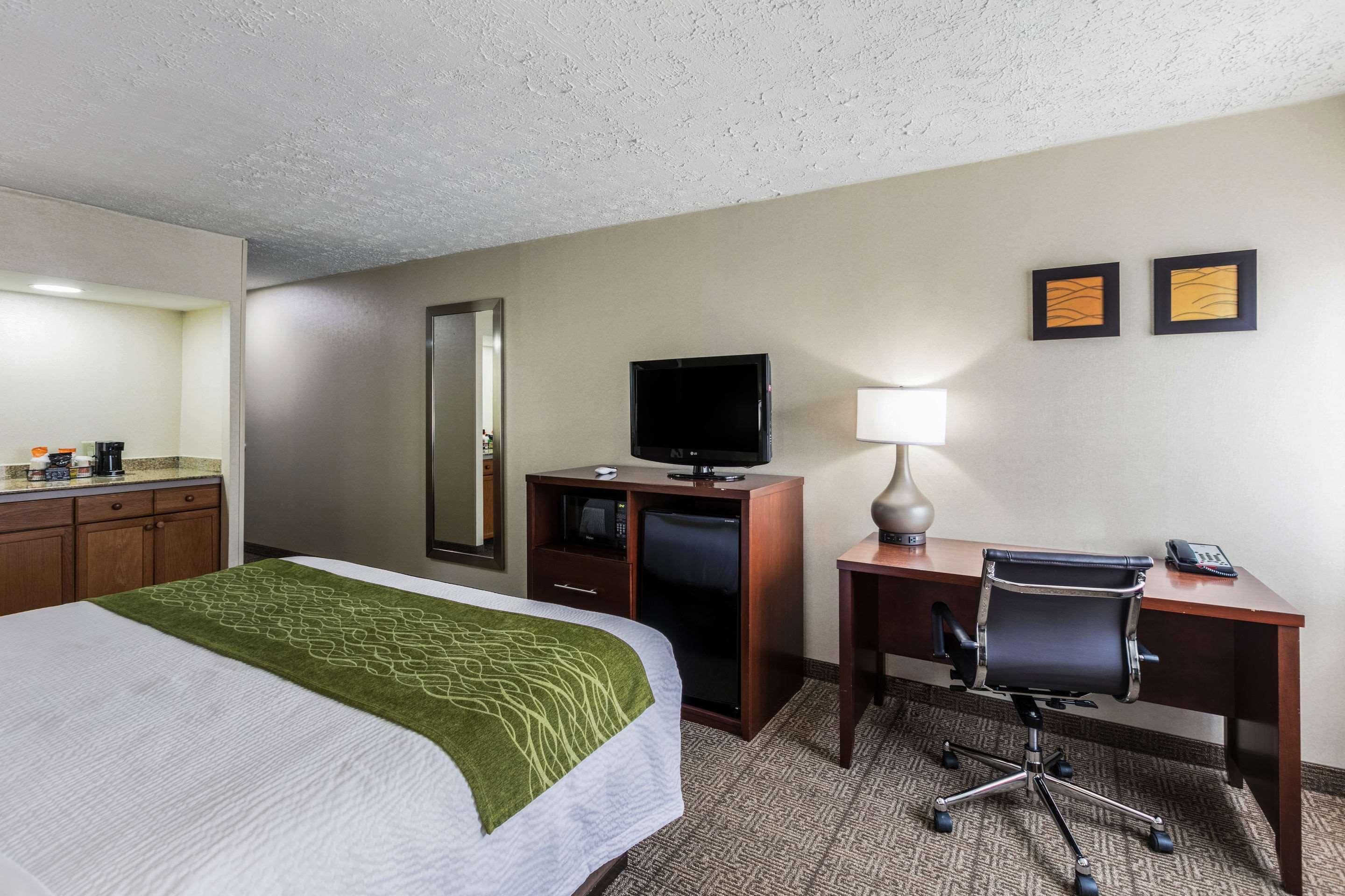 Comfort Inn Medford-Long Island Exterior photo
