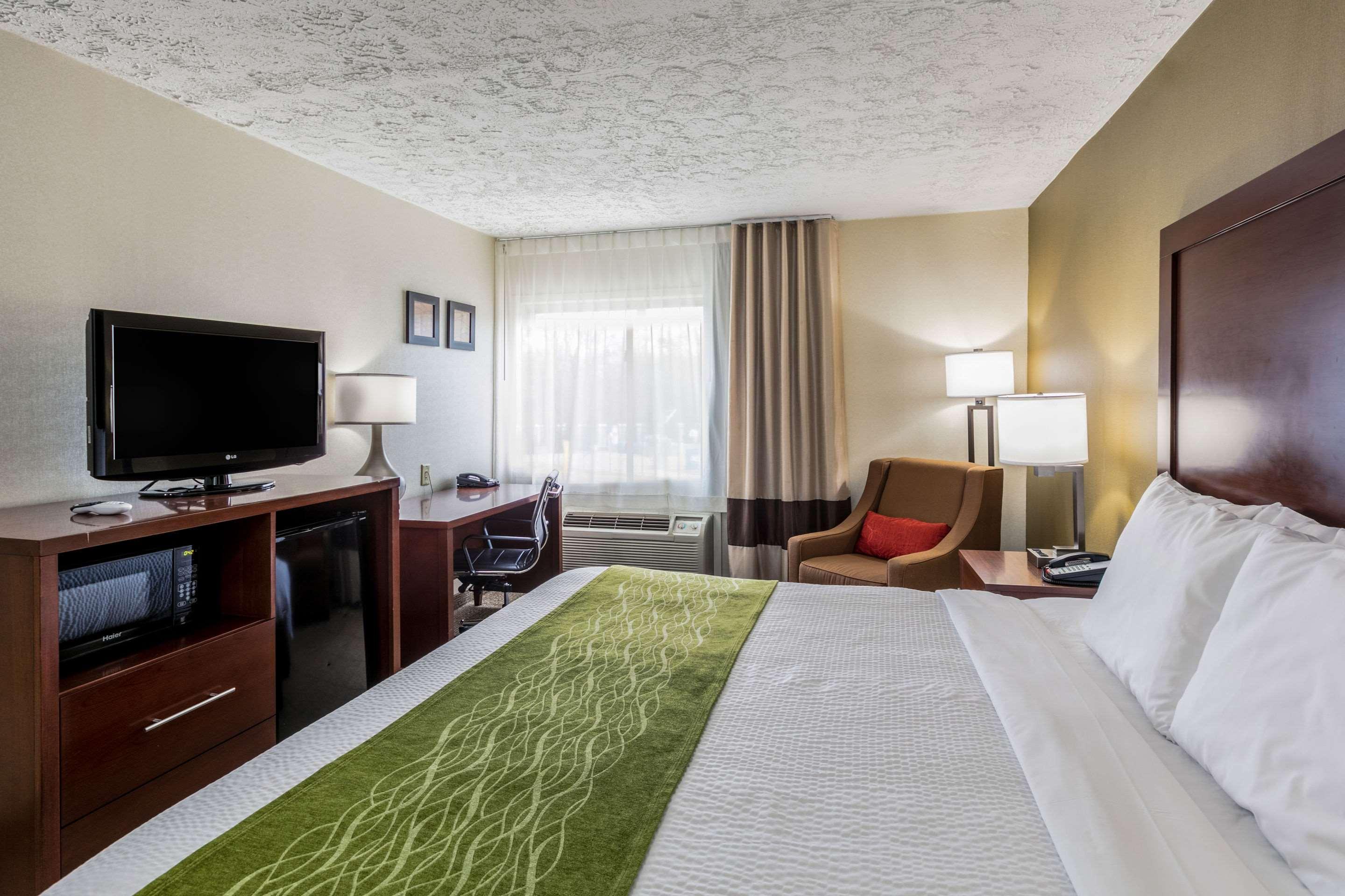 Comfort Inn Medford-Long Island Exterior photo