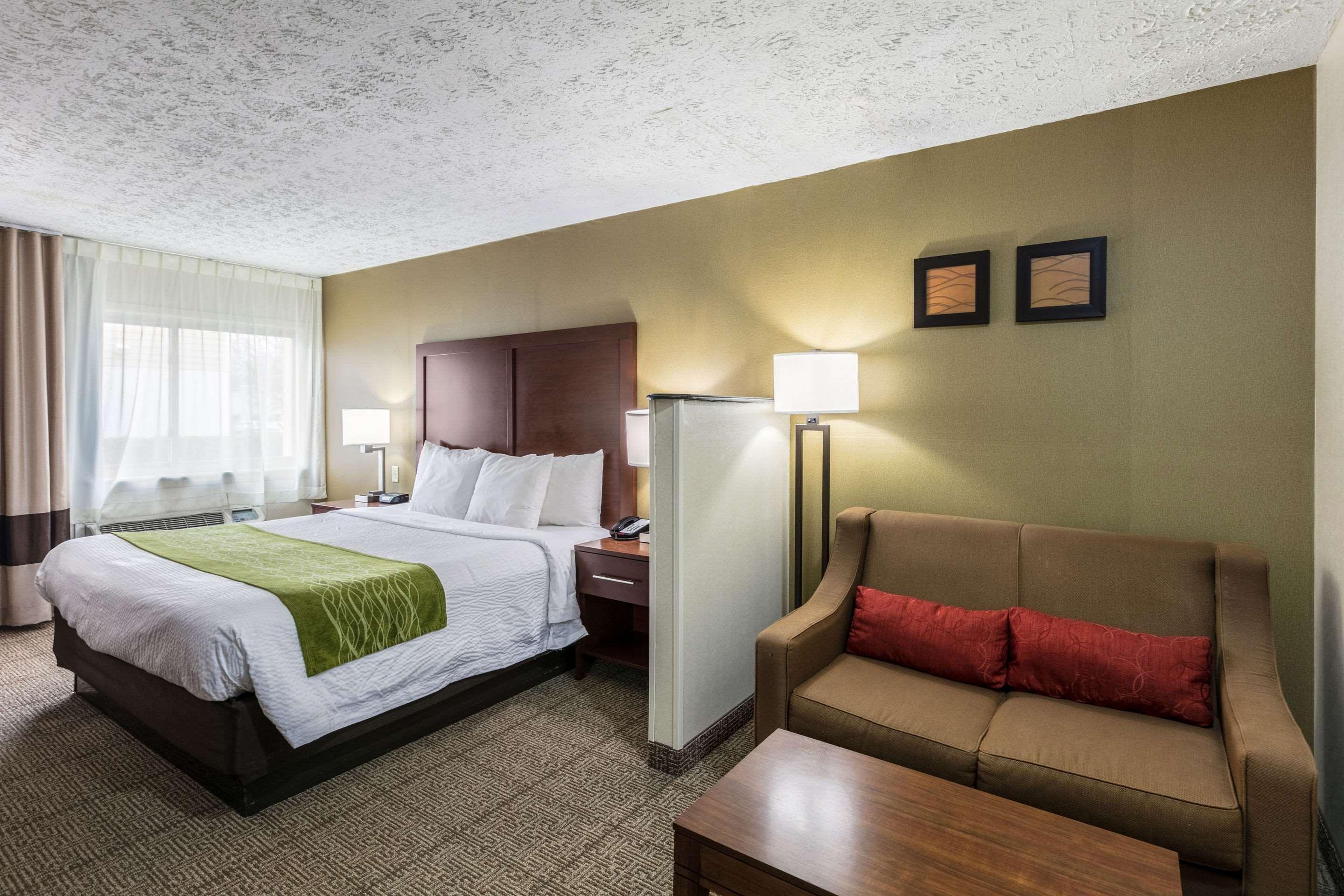 Comfort Inn Medford-Long Island Exterior photo
