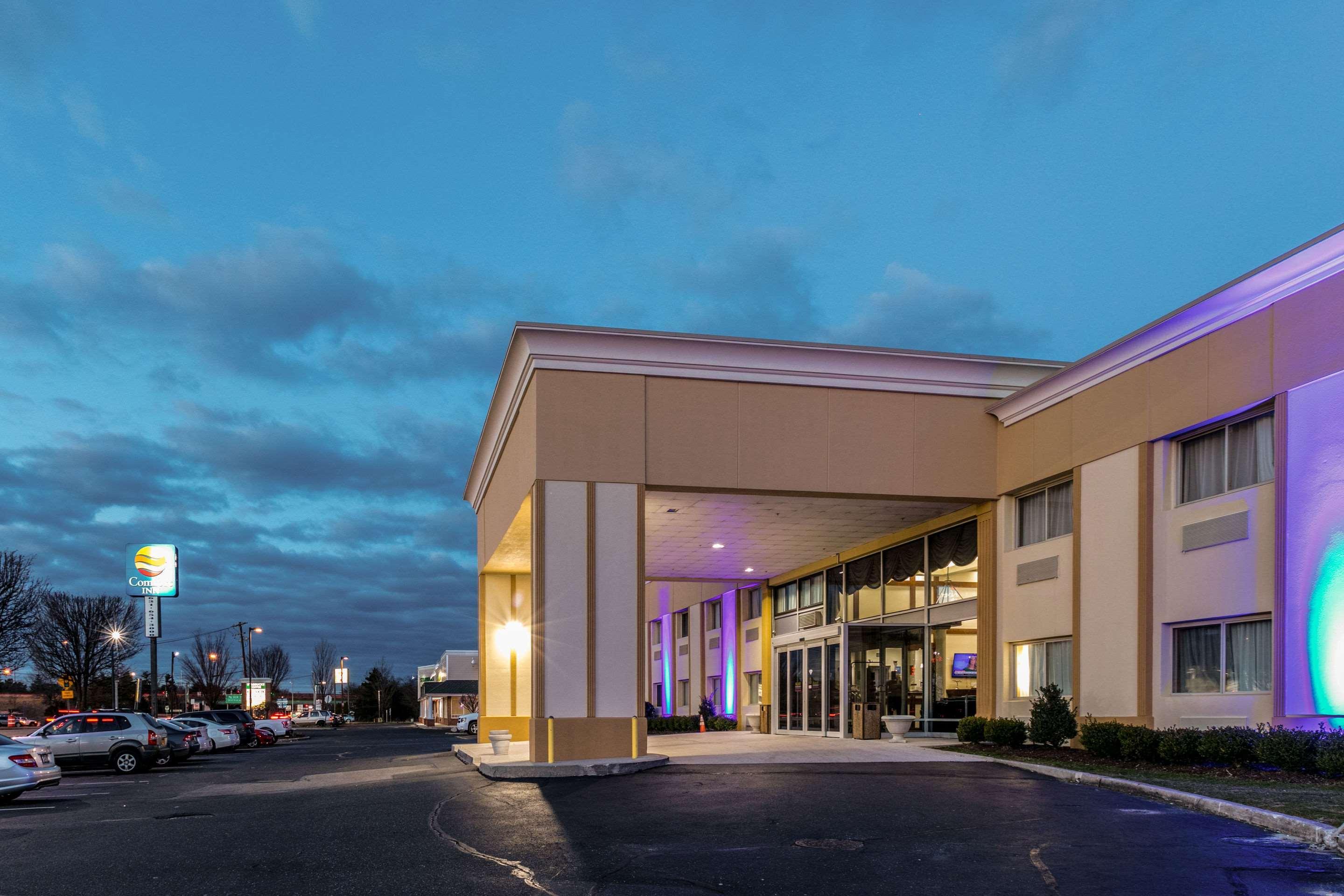 Comfort Inn Medford-Long Island Exterior photo
