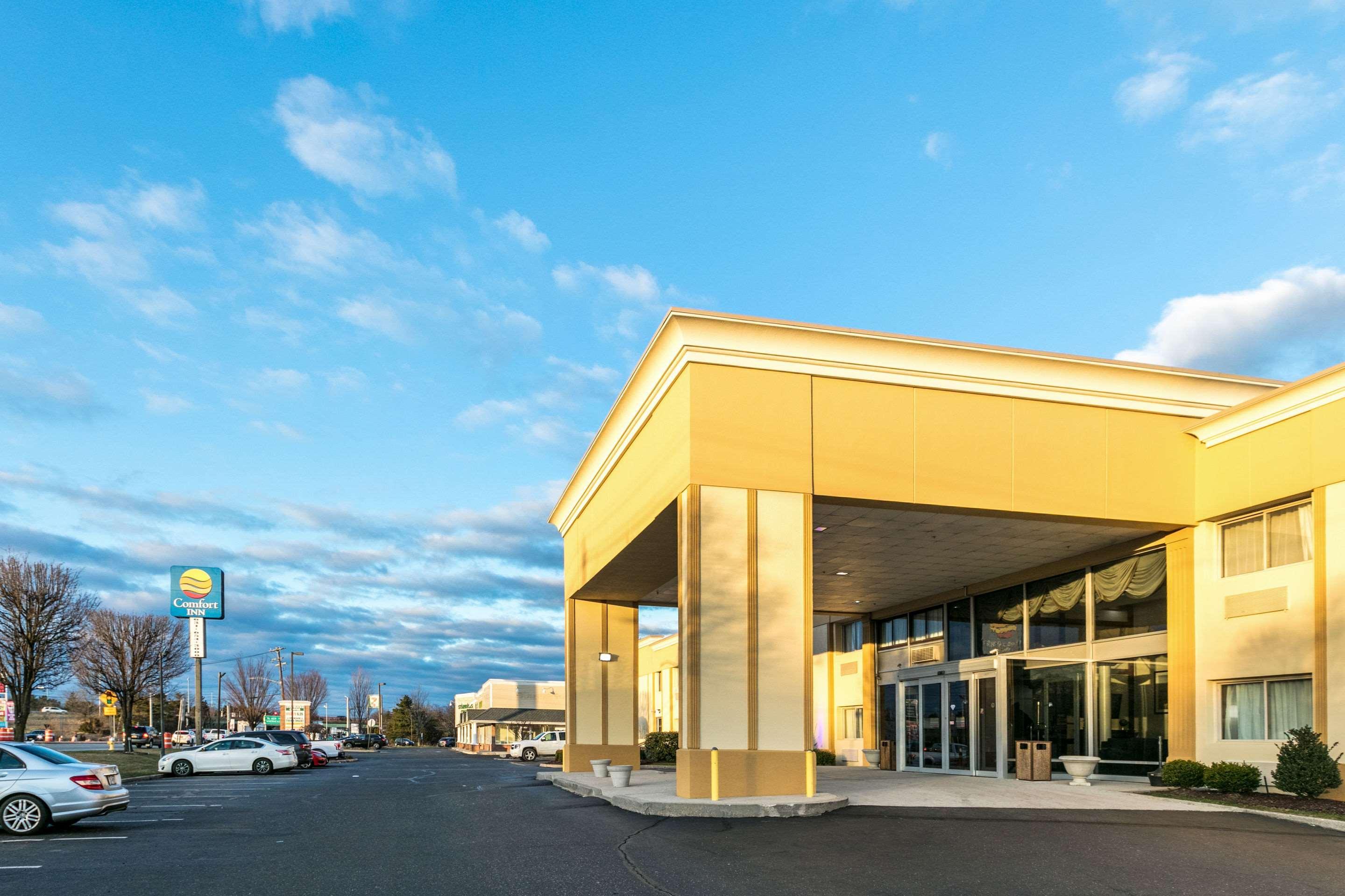 Comfort Inn Medford-Long Island Exterior photo