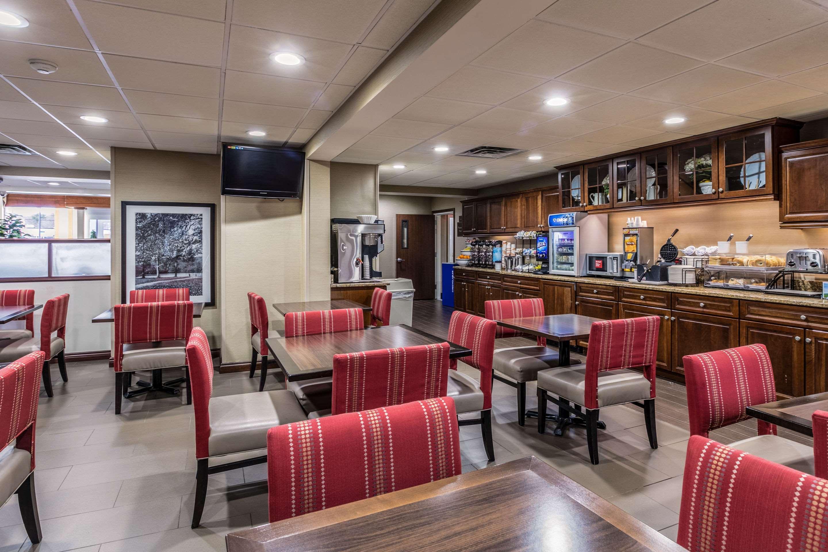 Comfort Inn Medford-Long Island Exterior photo