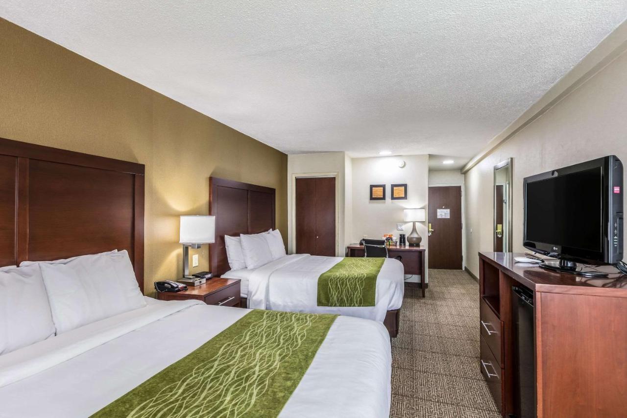 Comfort Inn Medford-Long Island Exterior photo